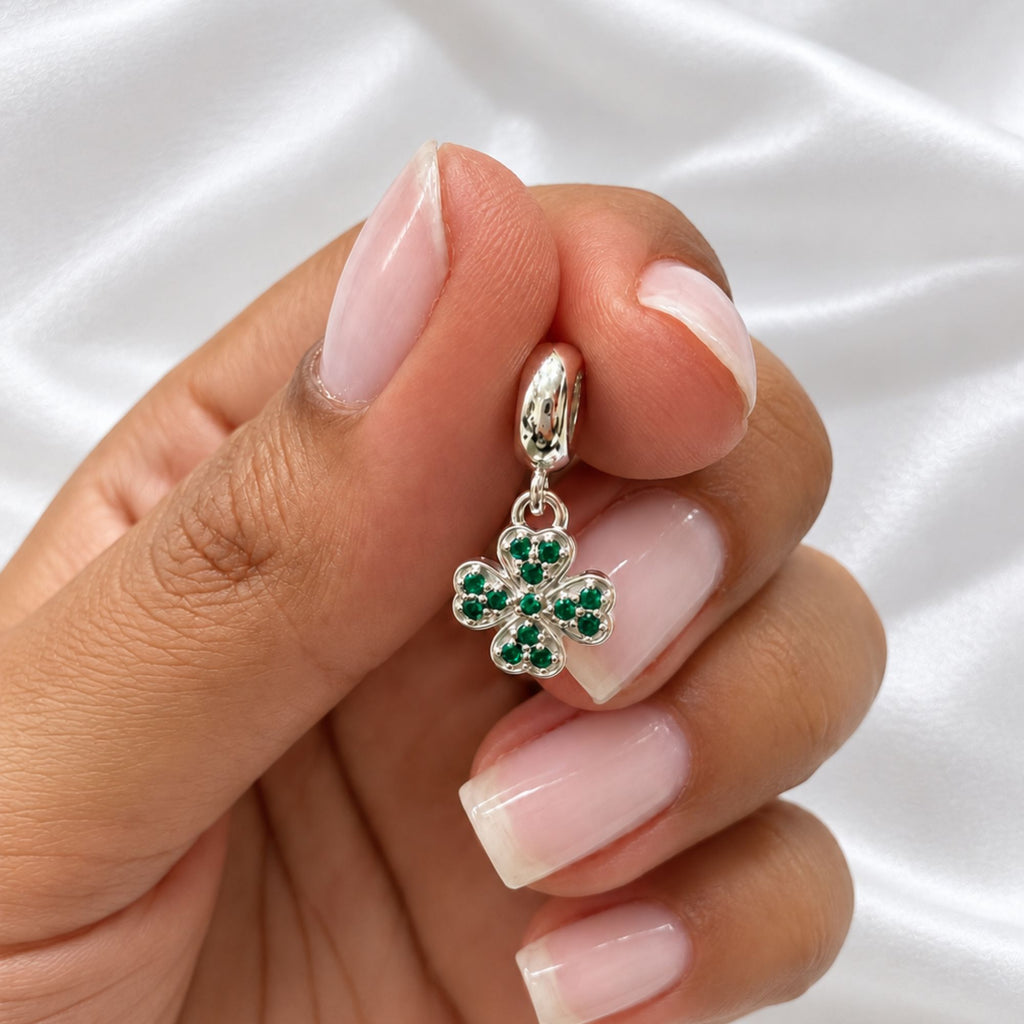 Berloque Trevo da Sorte com Zircônia Verde Prata 925