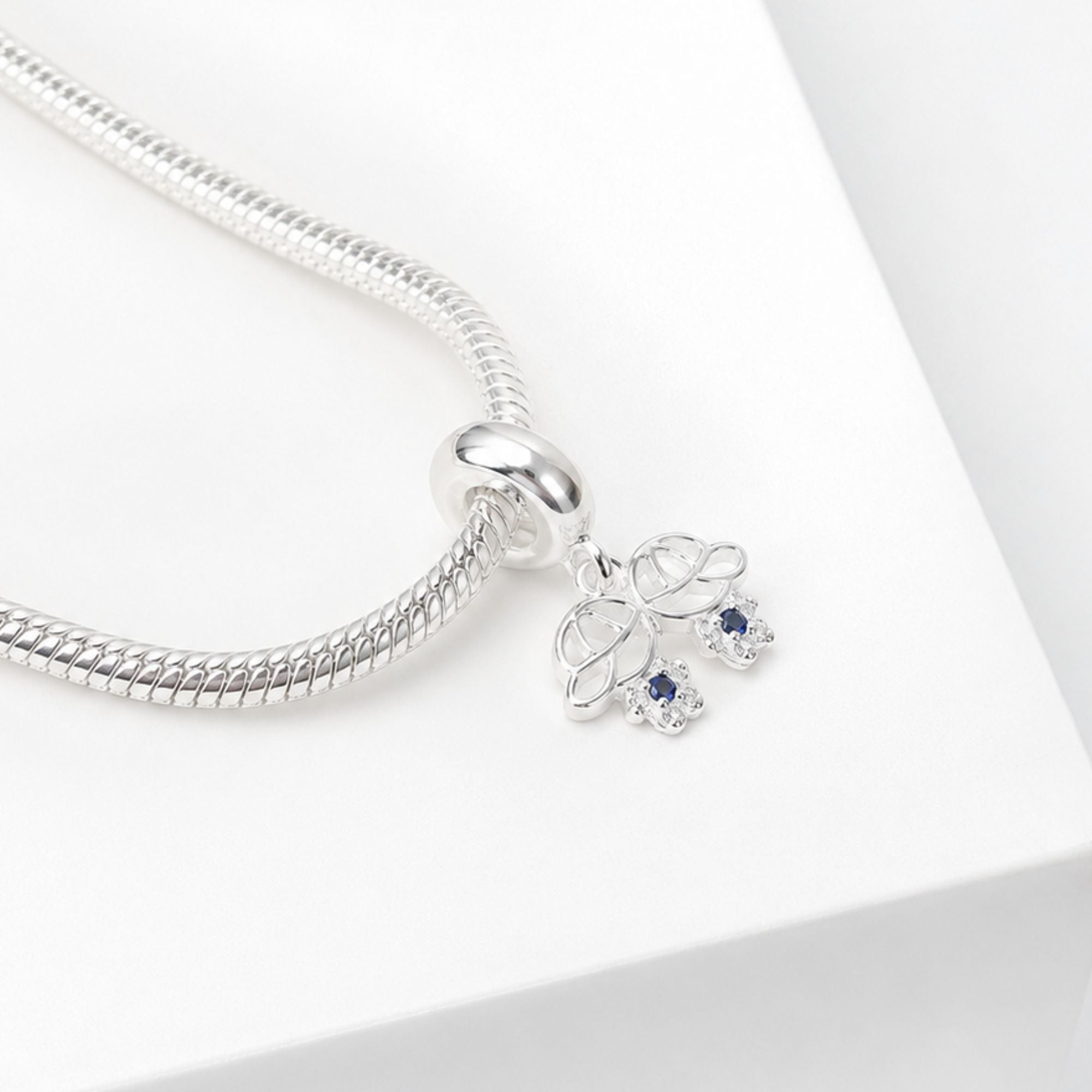 Berloque Filhos Zircônia Azul Prata 925