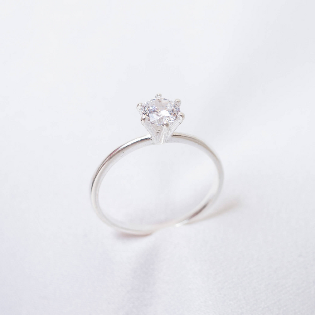Anel Solitário com Zircônia Cristal Prata 925