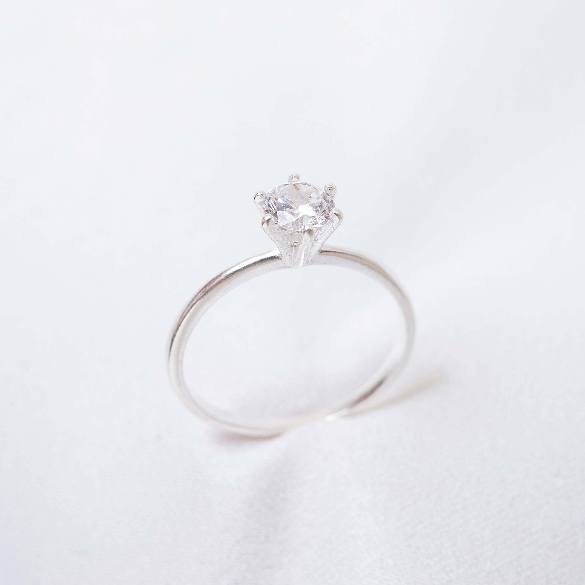 Anel Solitário com Zircônia Cristal Prata 925