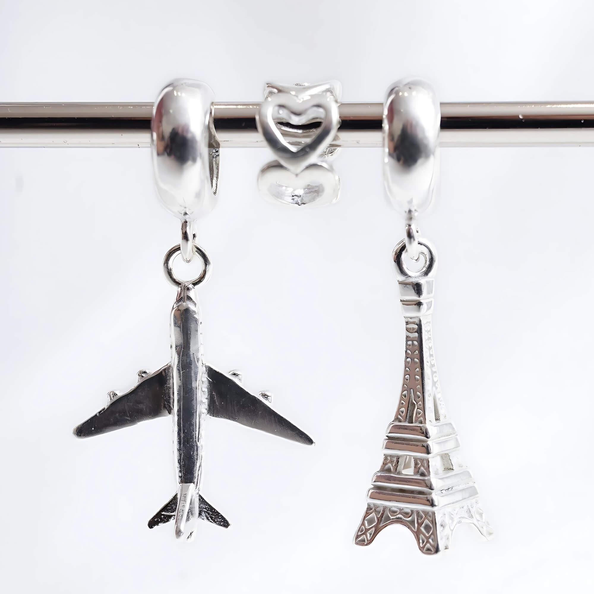 Leve 3 pague 2 - Kit de Berloques em Prata 925 com Avião Pingente, Torre Eiffel e Ganhe Mini Separador Corações