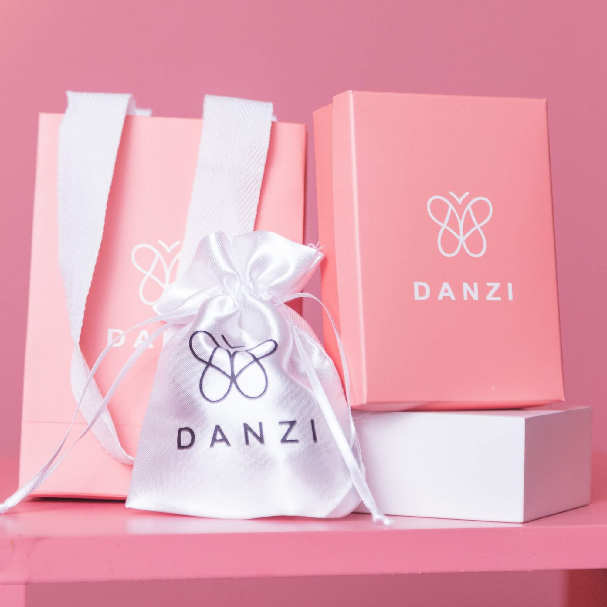 Kit Para Presente Sacola + Caixinha + Saquinho de Cetim Danzi