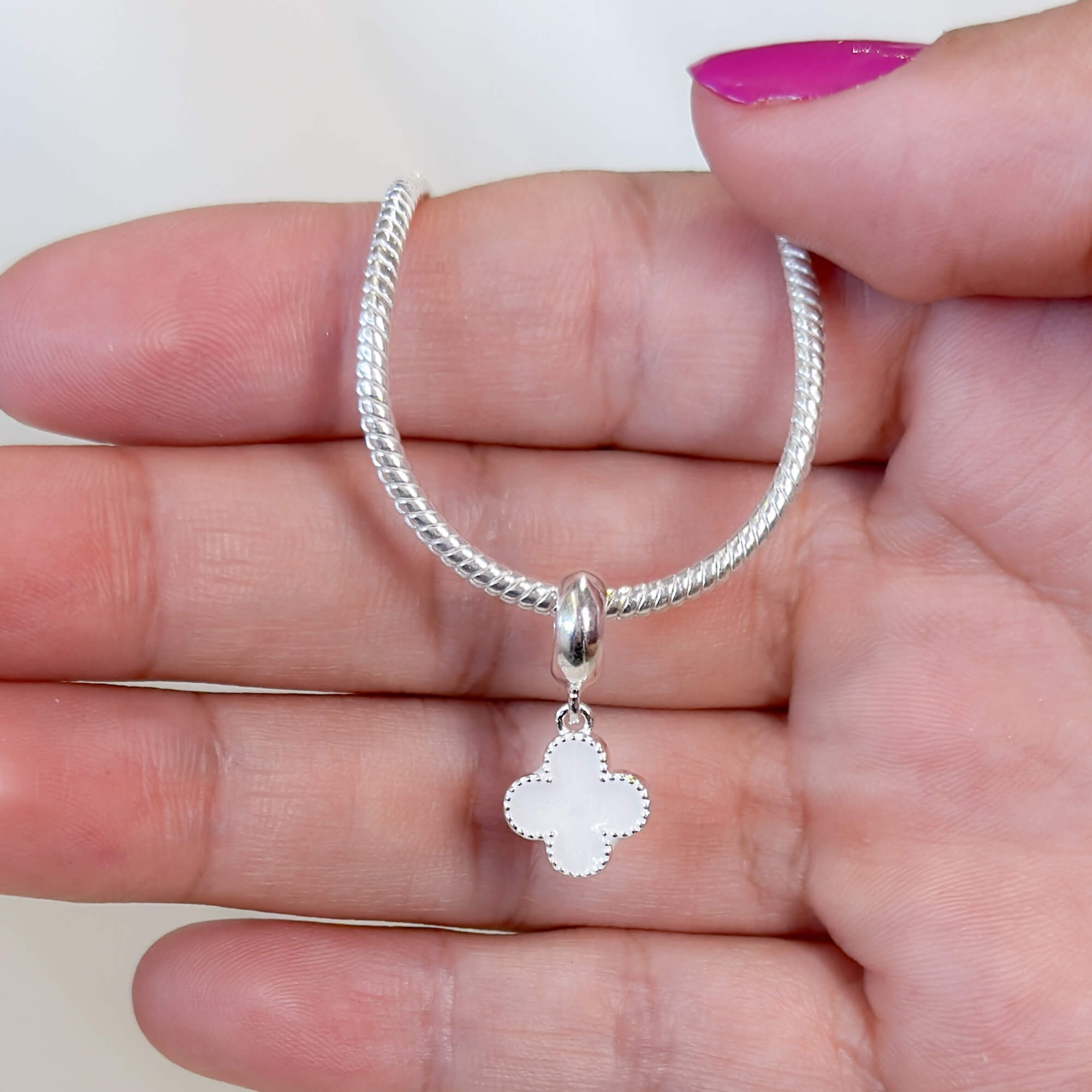 Berloque Trevo Branco Prata 925