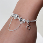 Kit Minha Primeira Pulseira Coração + Berloque Mini Separador Corações + Escolha Seu Berloque + Frete Grátis