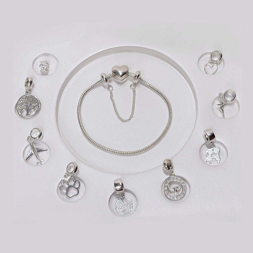 Kit Minha Primeira Pulseira Coração + Berloque Mini Separador Corações + Escolha Seu Berloque + Frete Grátis