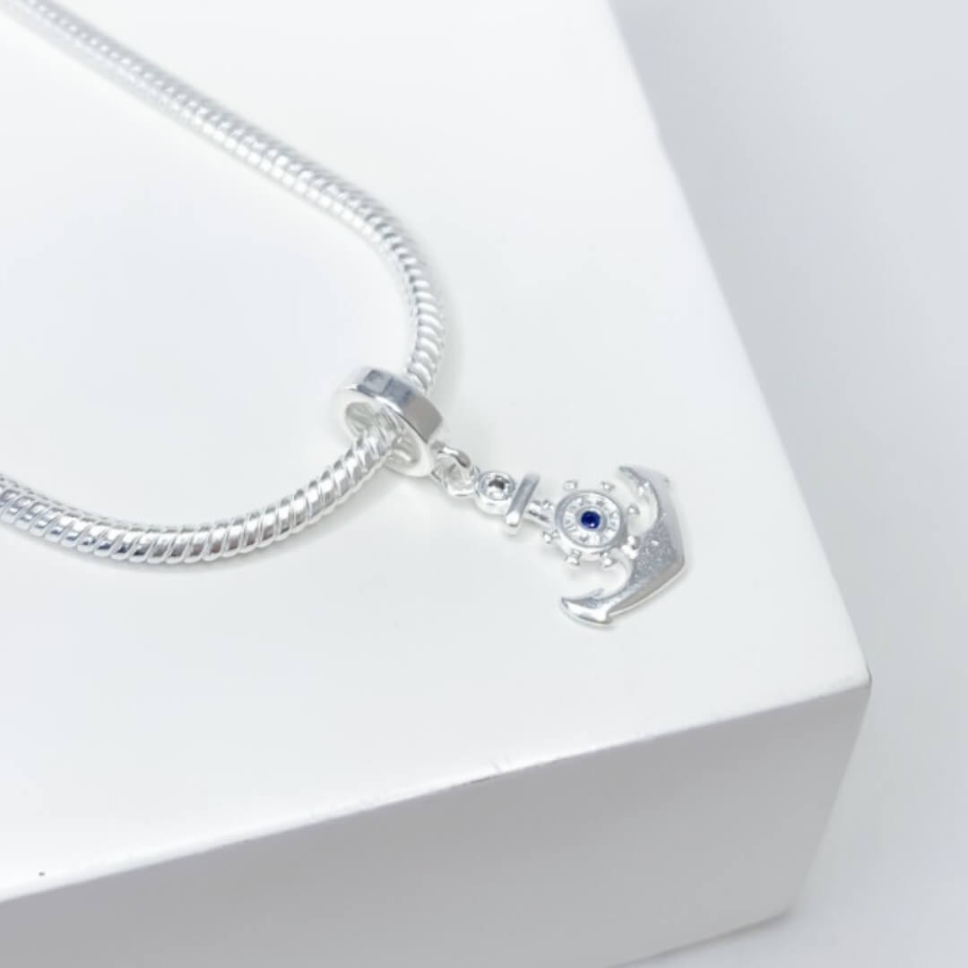 Berloque Âncora com Zircônia Azul Prata 925