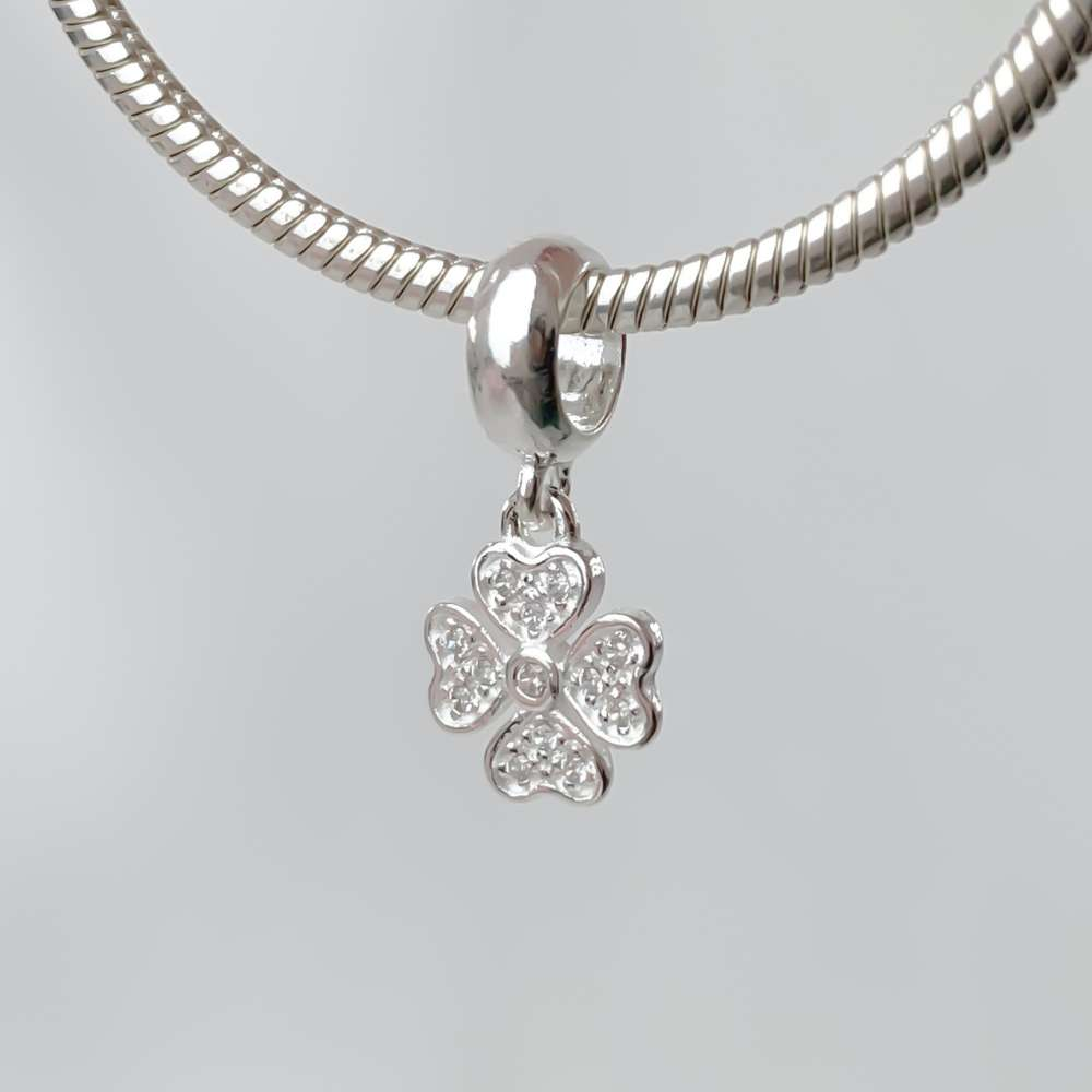 Berloque Trevo da Sorte com Zircônia Cristal Prata 925