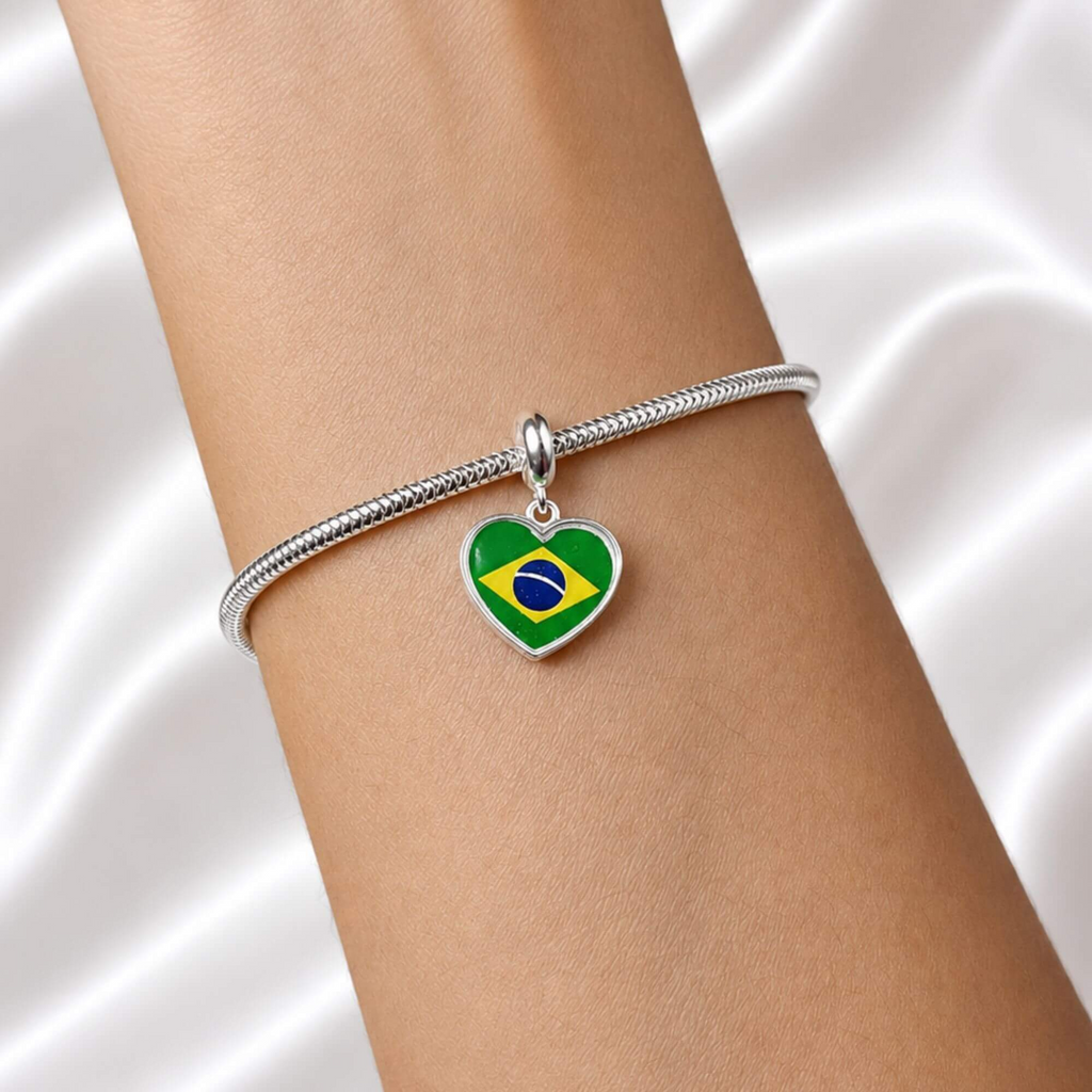 Berloque Bandeira Brasil Coração Prata 925