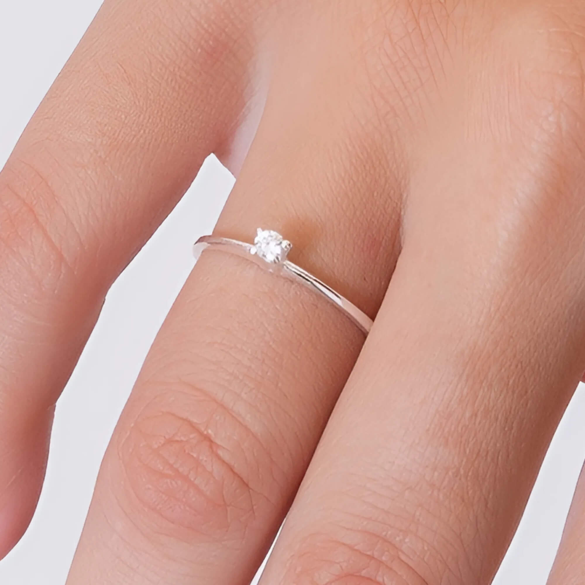 Anel Solitário Com Mini Zircônia Cristal Prata 925