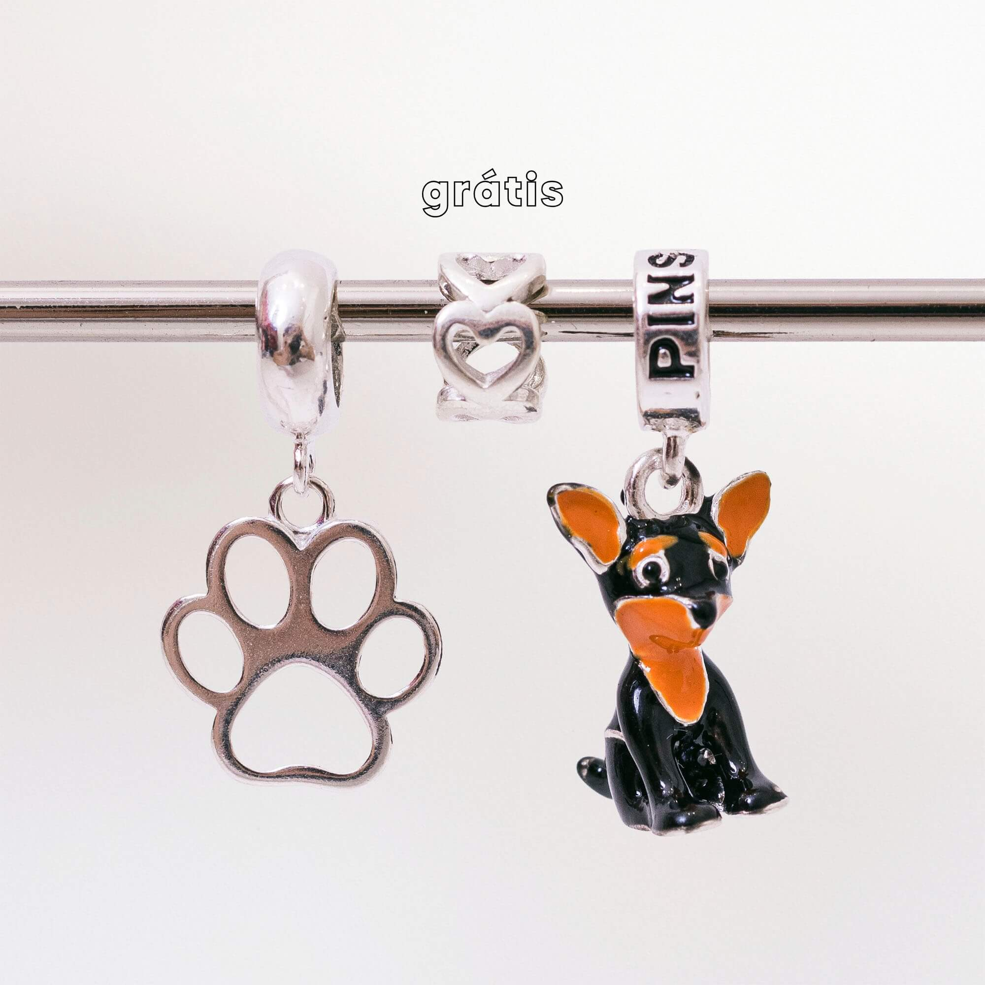 Leve 3 pague 2 - Kit de Berloques em Prata 925 com Patinha Vazada, Cachorro Pinscher e Ganhe Mini Separador Corações