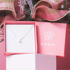 Kit Presente Prata 925 Colar Mini Iniciais Cravejado + Caixinha Presenteável Danzi