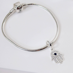 Berloque Hamsa Com Zircônia Azul Prata 925