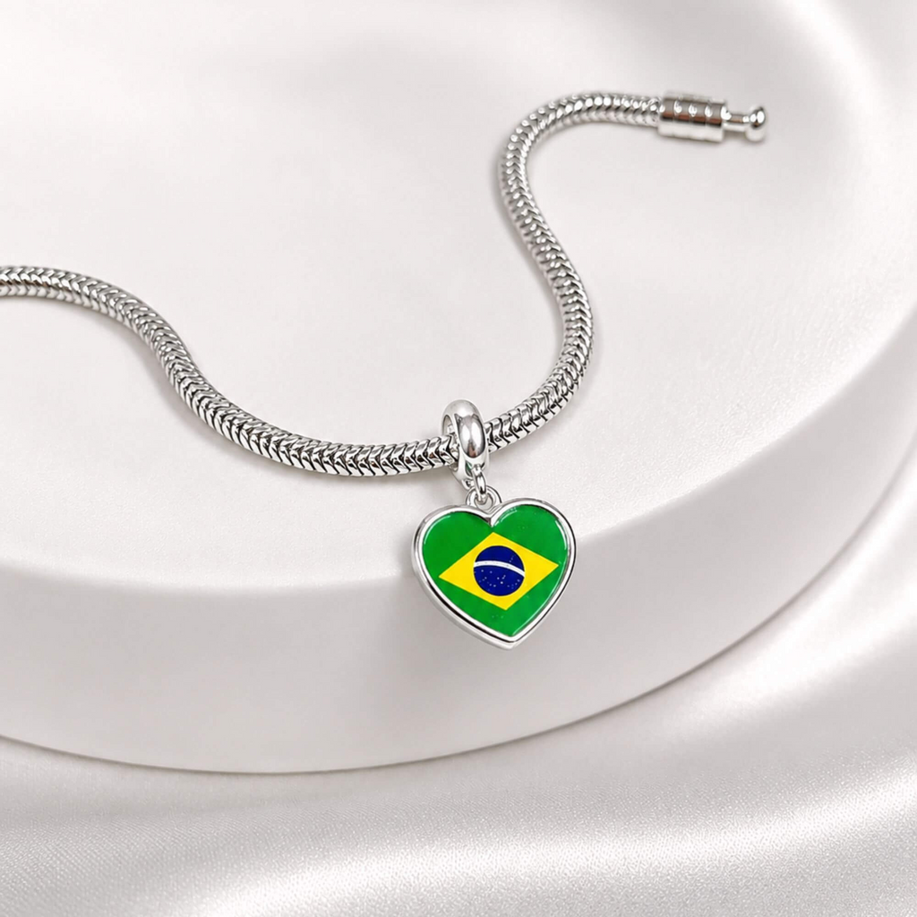 Berloque Bandeira Brasil Coração Prata 925