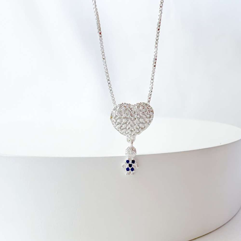 Colar Coração Cravejado com Menino Zircônias Azul Prata 925