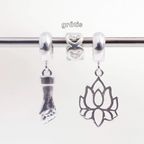 Leve 3 pague 2 - Kit de Berloques em Prata 925 com Figa, Flor de Lotus e Ganhe Mini Separador Corações