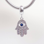 Berloque Hamsa Com Zircônia Azul Prata 925