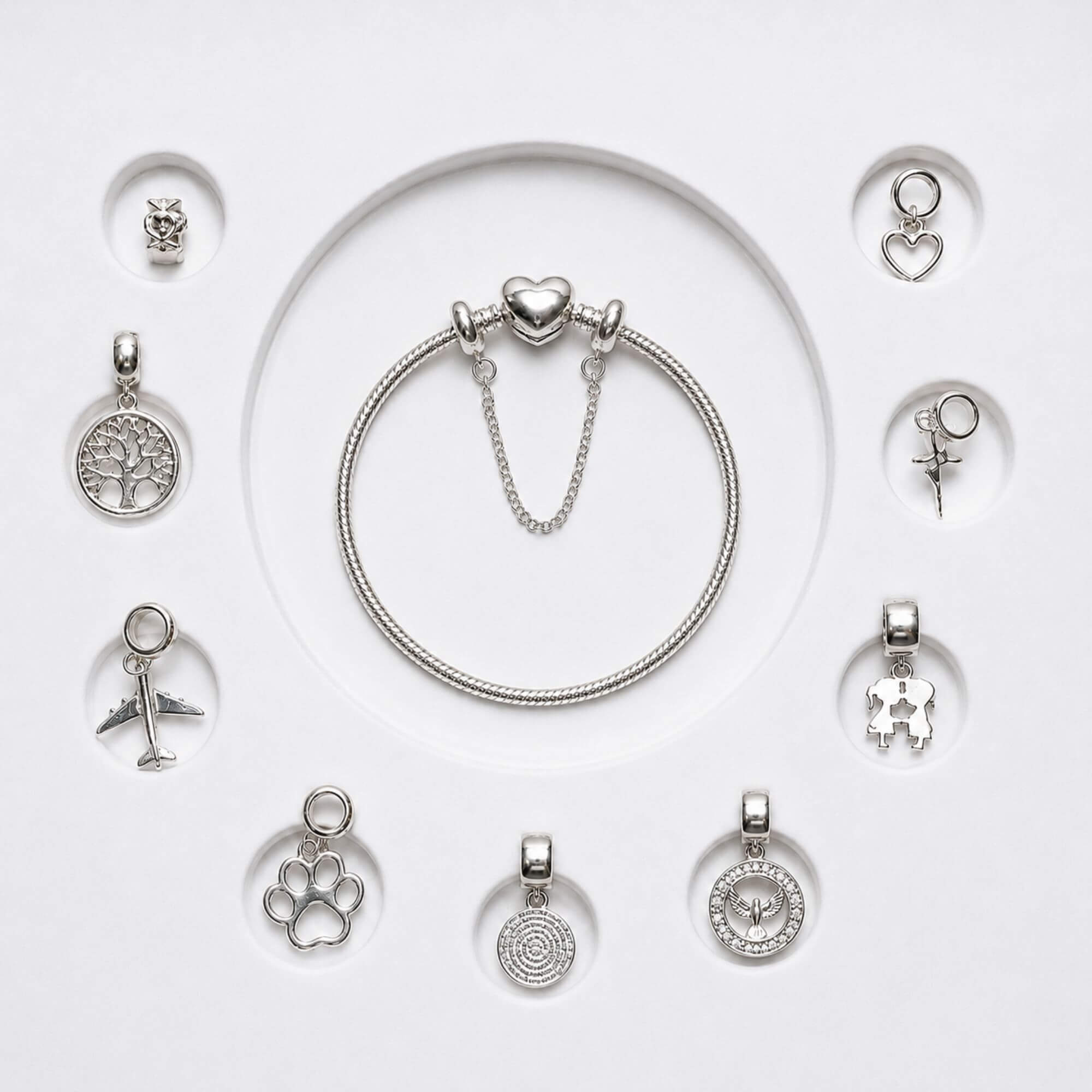 Kit Minha Primeira Pulseira Coração + Berloque Mini Separador Corações + Escolha Seu Berloque + Frete Grátis