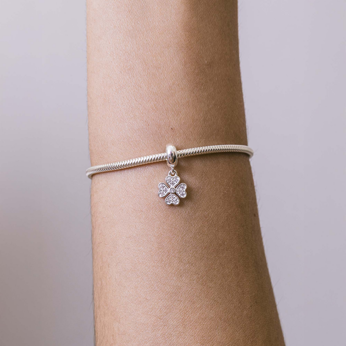 Berloque Trevo da Sorte com Zircônia Cristal Prata 925