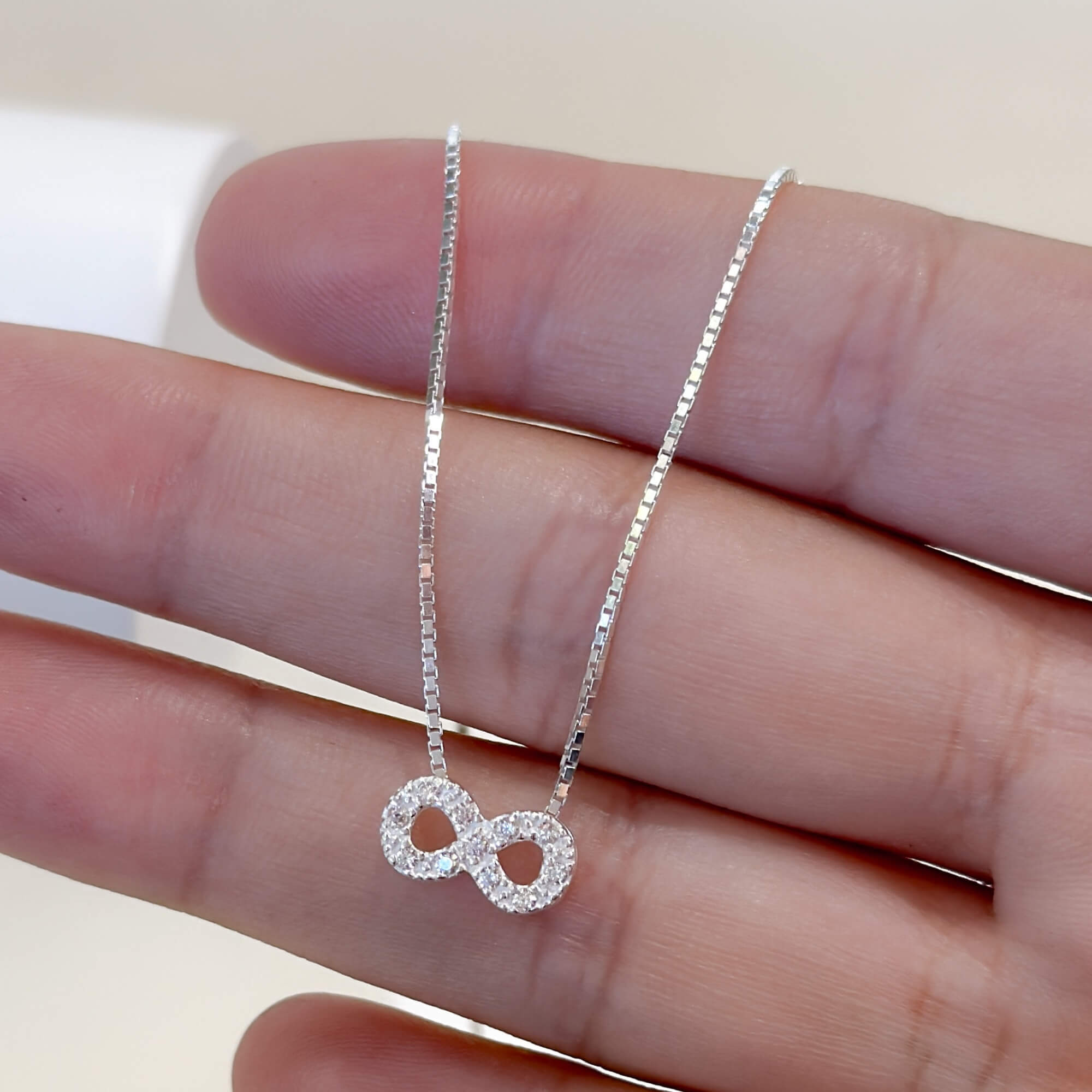Colar Símbolo do Infinito Cravejado Prata 925