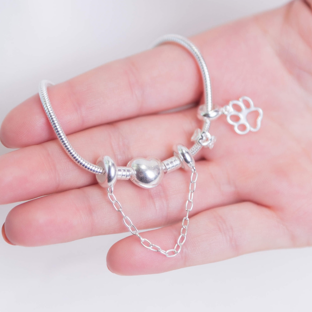 Kit Minha Primeira Pulseira Coração + Berloque Patinha + Presente Berloque Mini Separador Corações + Frete Grátis