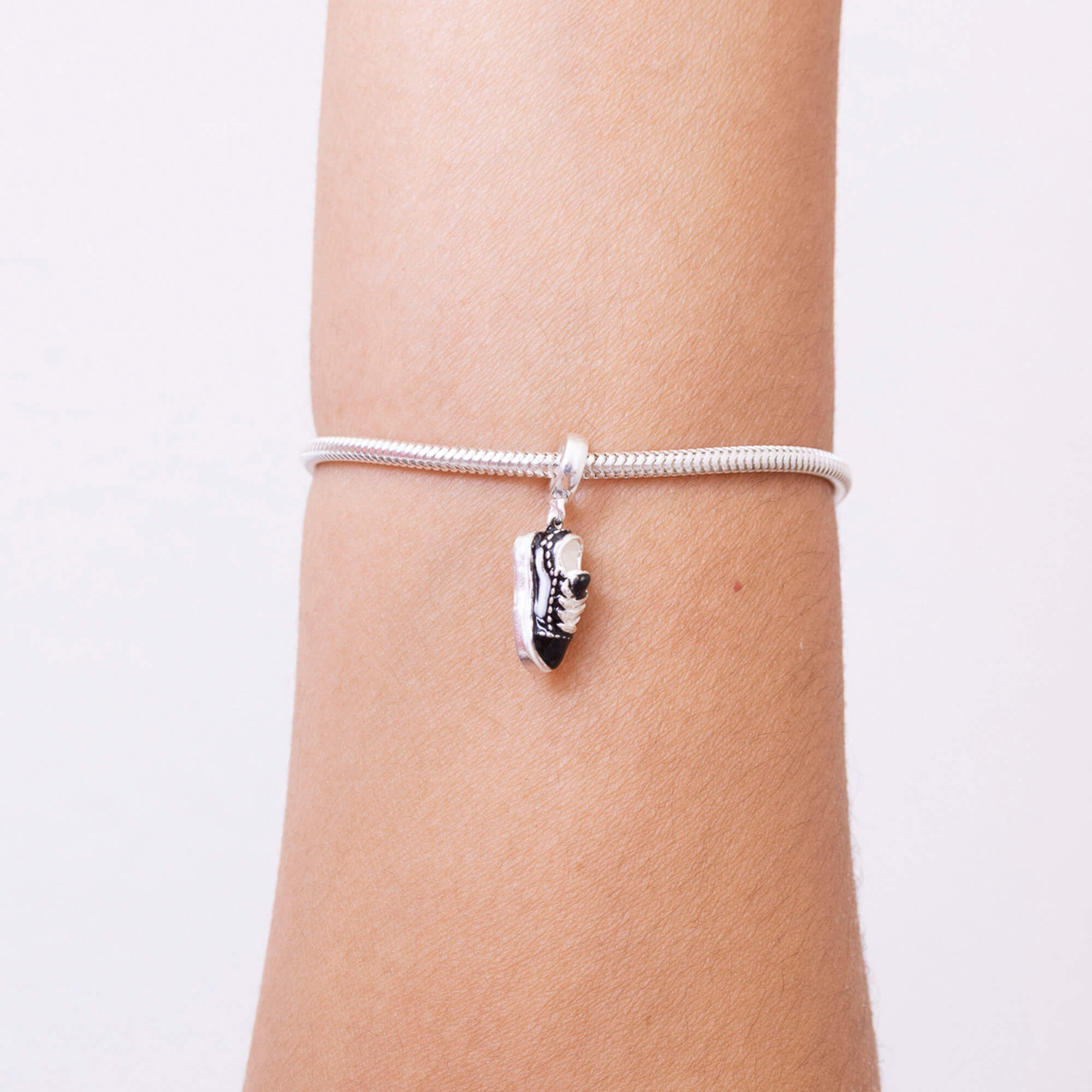 Berloque de Prata 925 Tênis Com Resina