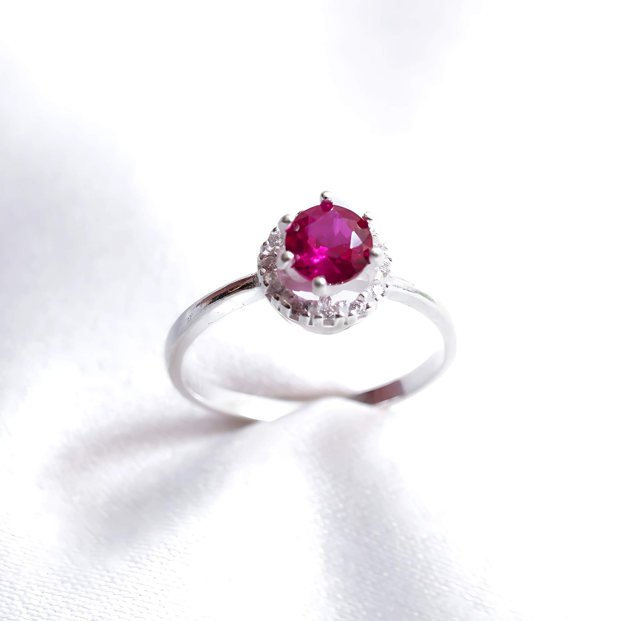Anel Solitário Cravejado Rosa Pink Prata 925
