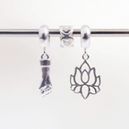 Leve 3 pague 2 - Kit de Berloques em Prata 925 com Figa, Flor de Lotus e Ganhe Mini Separador Corações