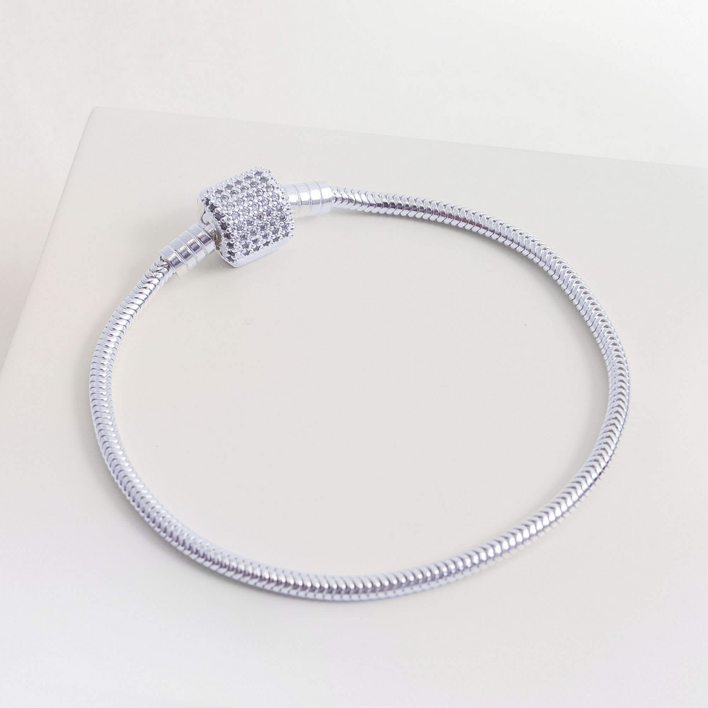 Pulseira de Berloque Tradicional Cravejada Com Zircônias Prata 925