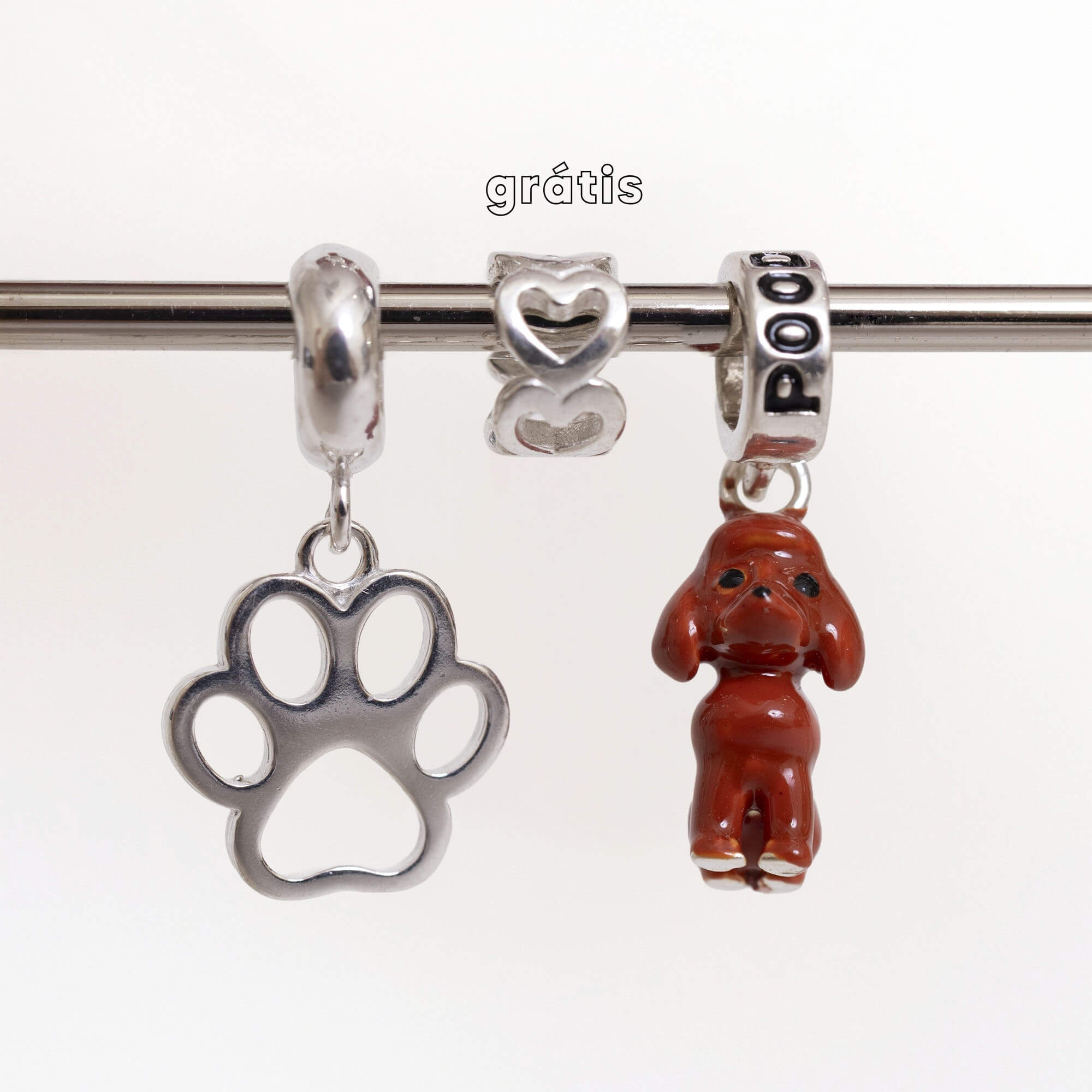 Leve 3 pague 2 - Kit de Berloques Prata 925 com Patinha Vazada, Cachorro Poodle Marrom e Ganhe Mini Separador Corações