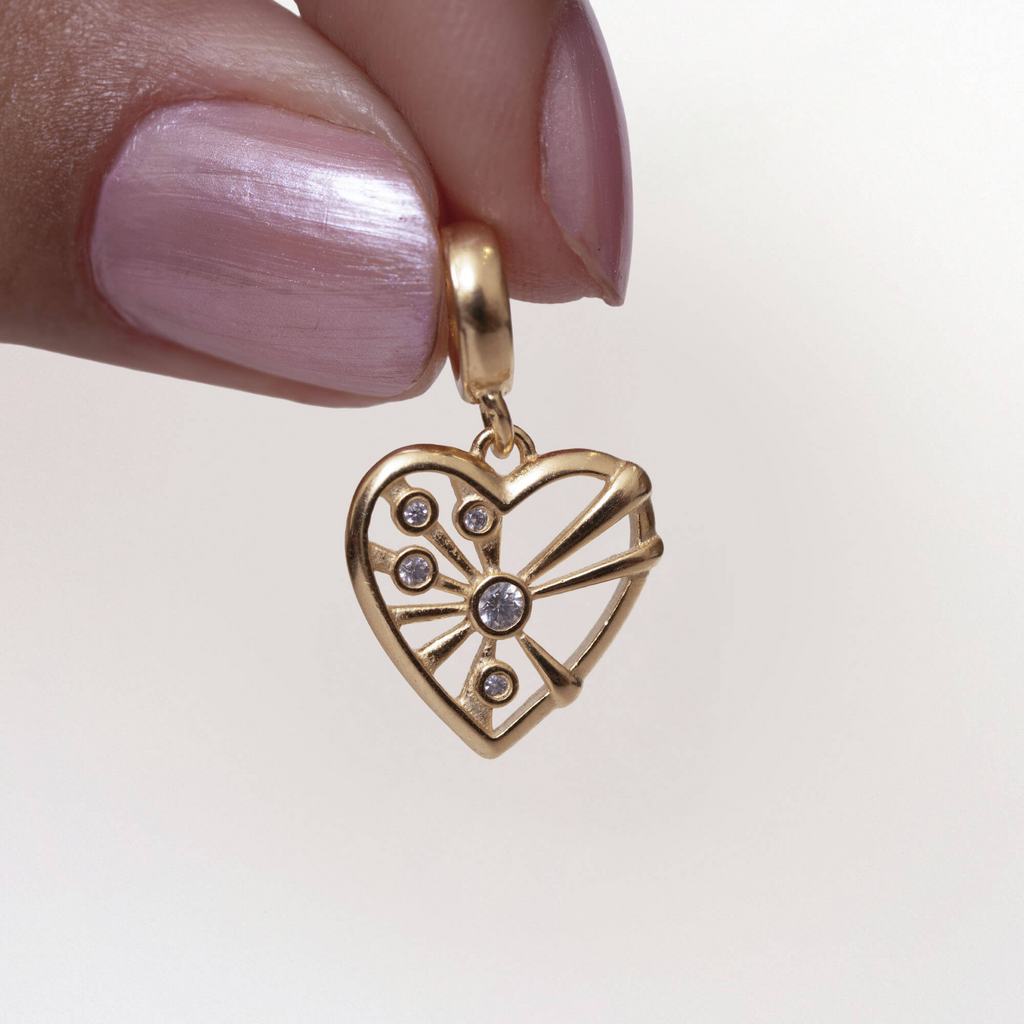 Berloque de Prata 925 Coração Dourado Com Pontos de Luz