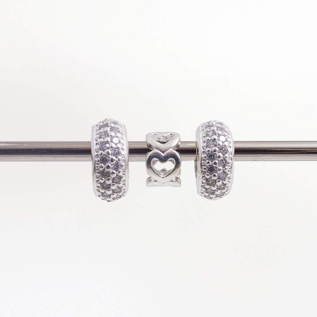 Leve 3 pague 2 - Kit de Berloques em Prata 925 com 02 Separadores Zircônia Cristal e Ganhe Mini Separador Corações