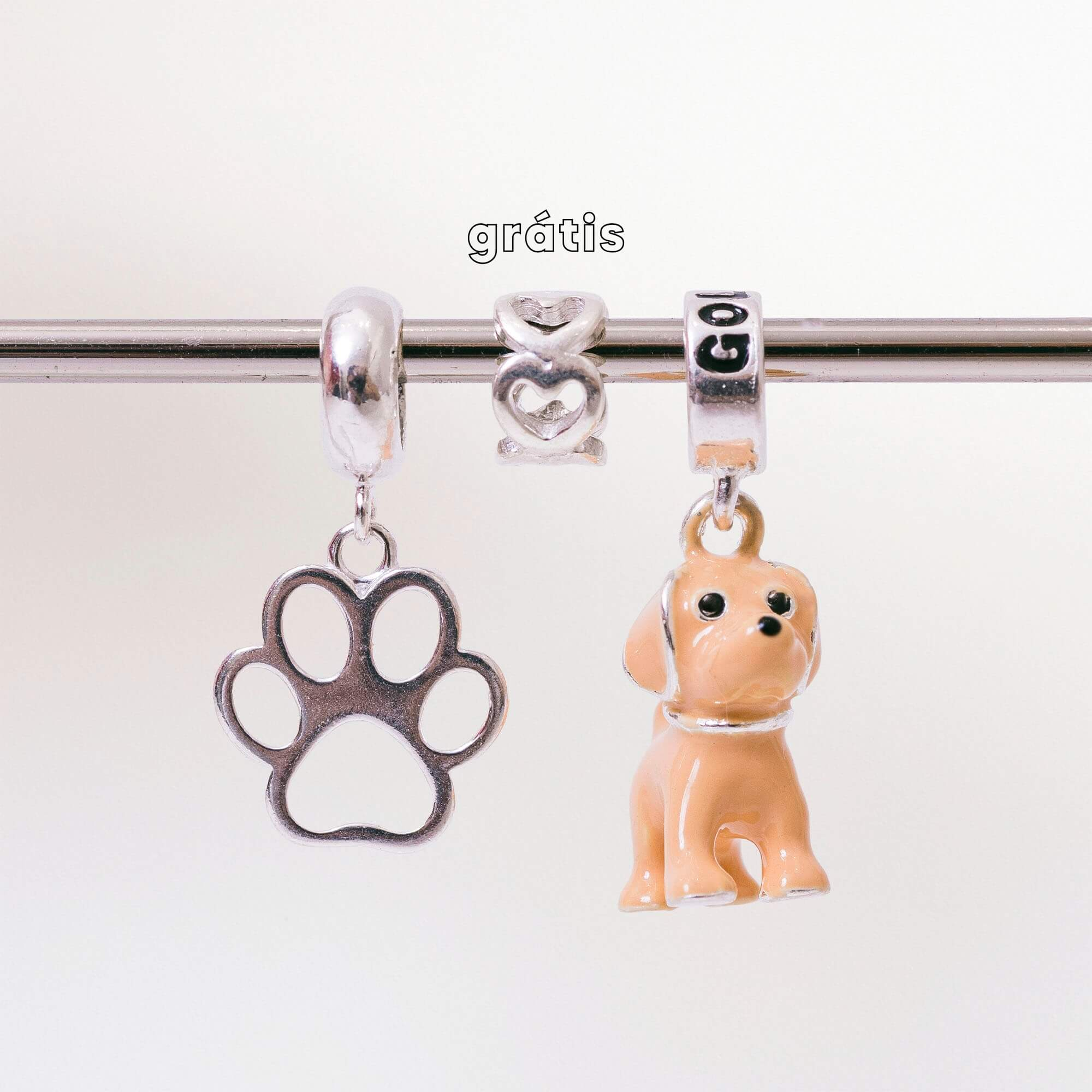 Leve 3 pague 2 - Kit de Berloques em Prata 925 com Patinha Vazada, Cachorro Golden e Ganhe Mini Separador Corações
