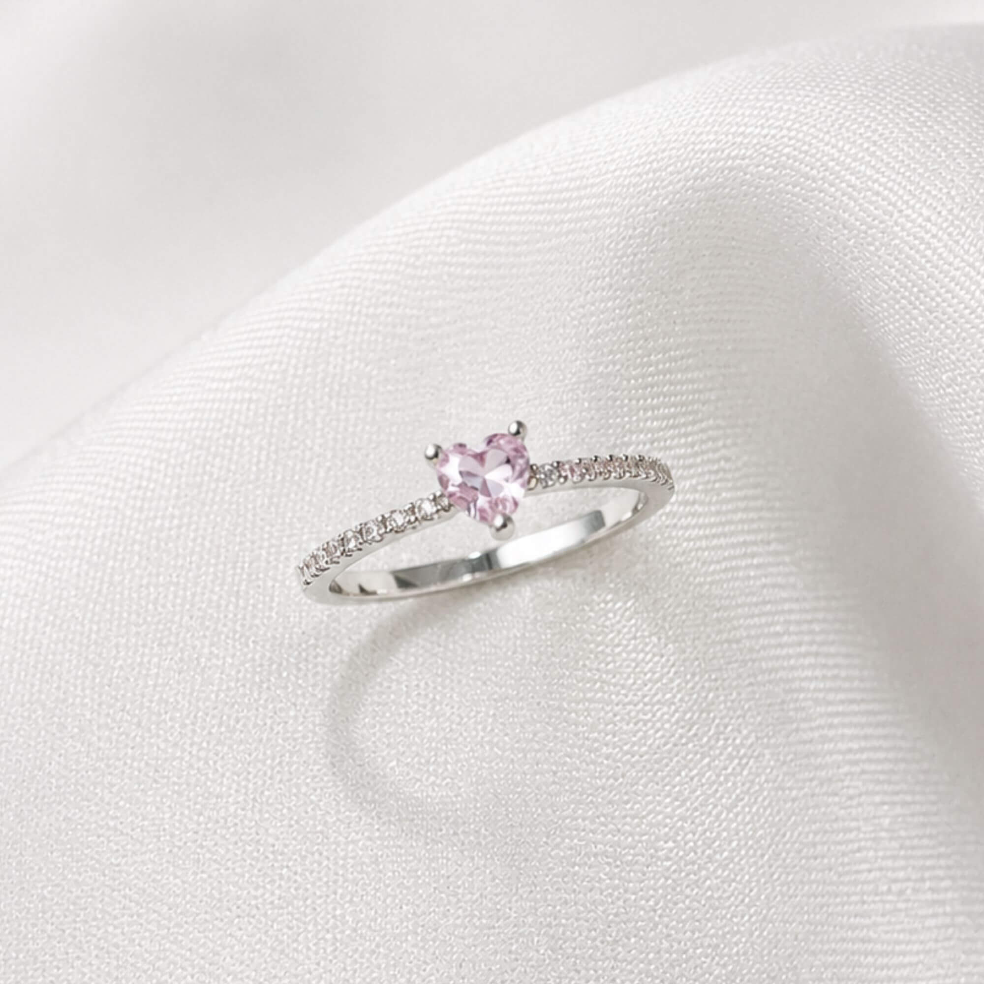 Anel Solitário Coração Rosa Bebê Prata 925