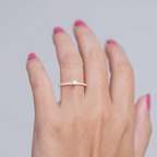 Anel Solitário Minimalista Cravejado com Zircônias Prata 925