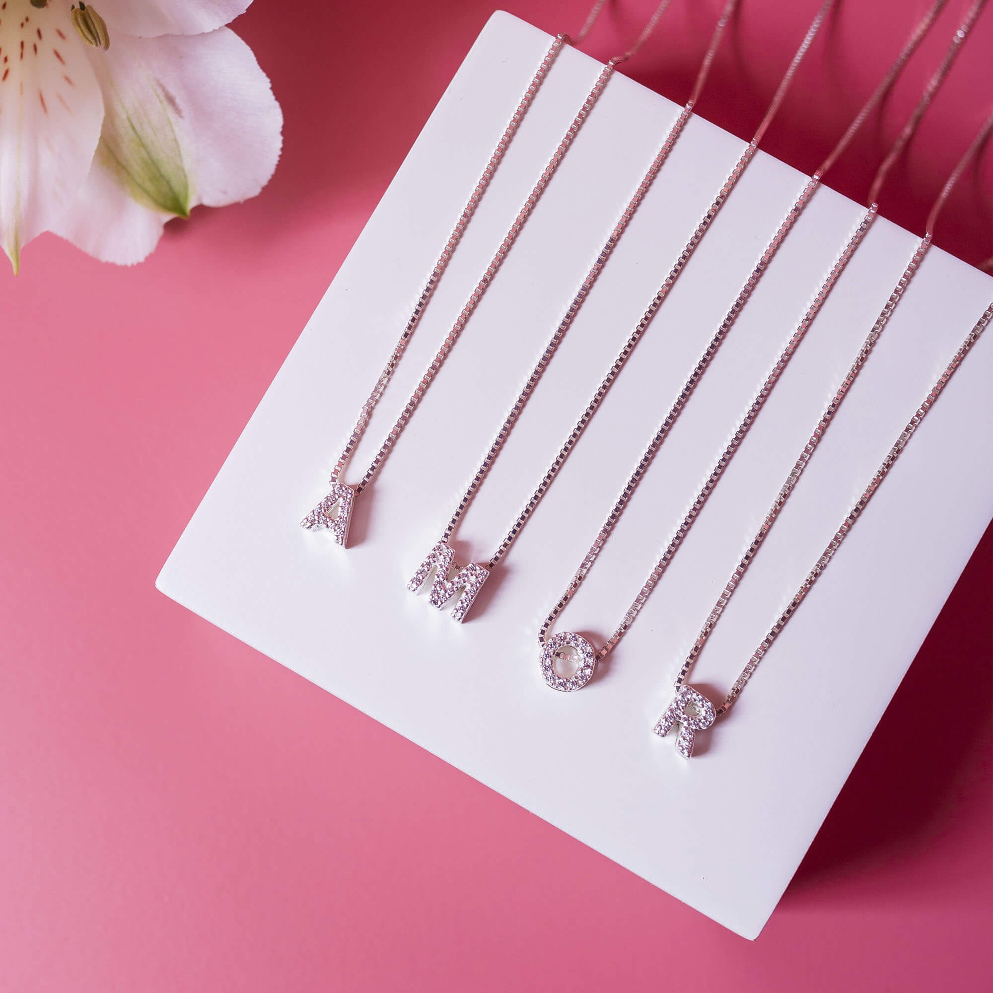 Colar Mini Iniciais Cravejado Zircônias Cristais Prata 925