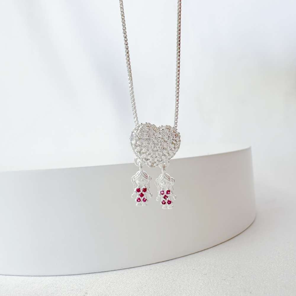 Colar Coração Cravejado com Meninas Zircônias Pink Prata 925