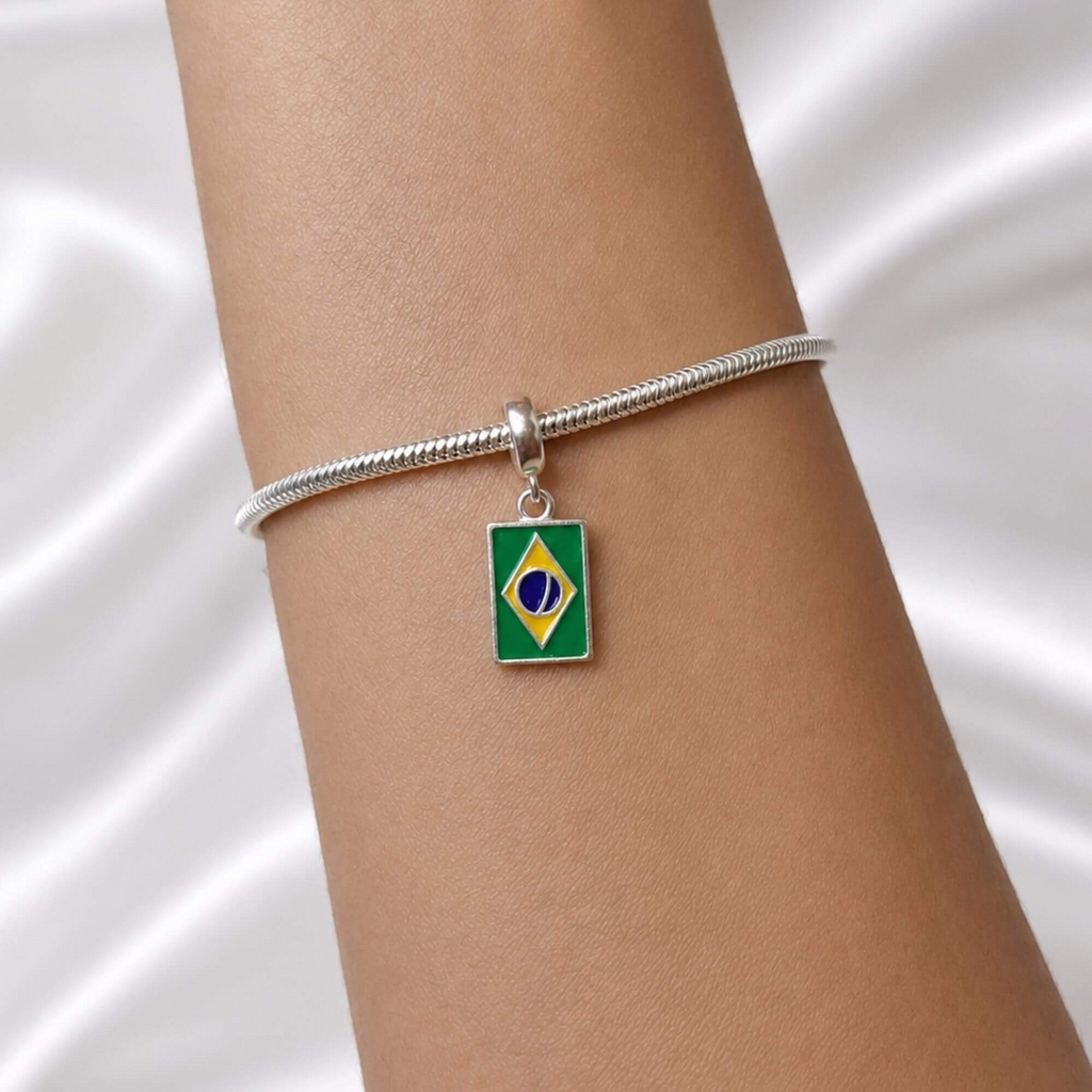 Berloque Bandeira do Brasil Copa do Mundo Prata 925