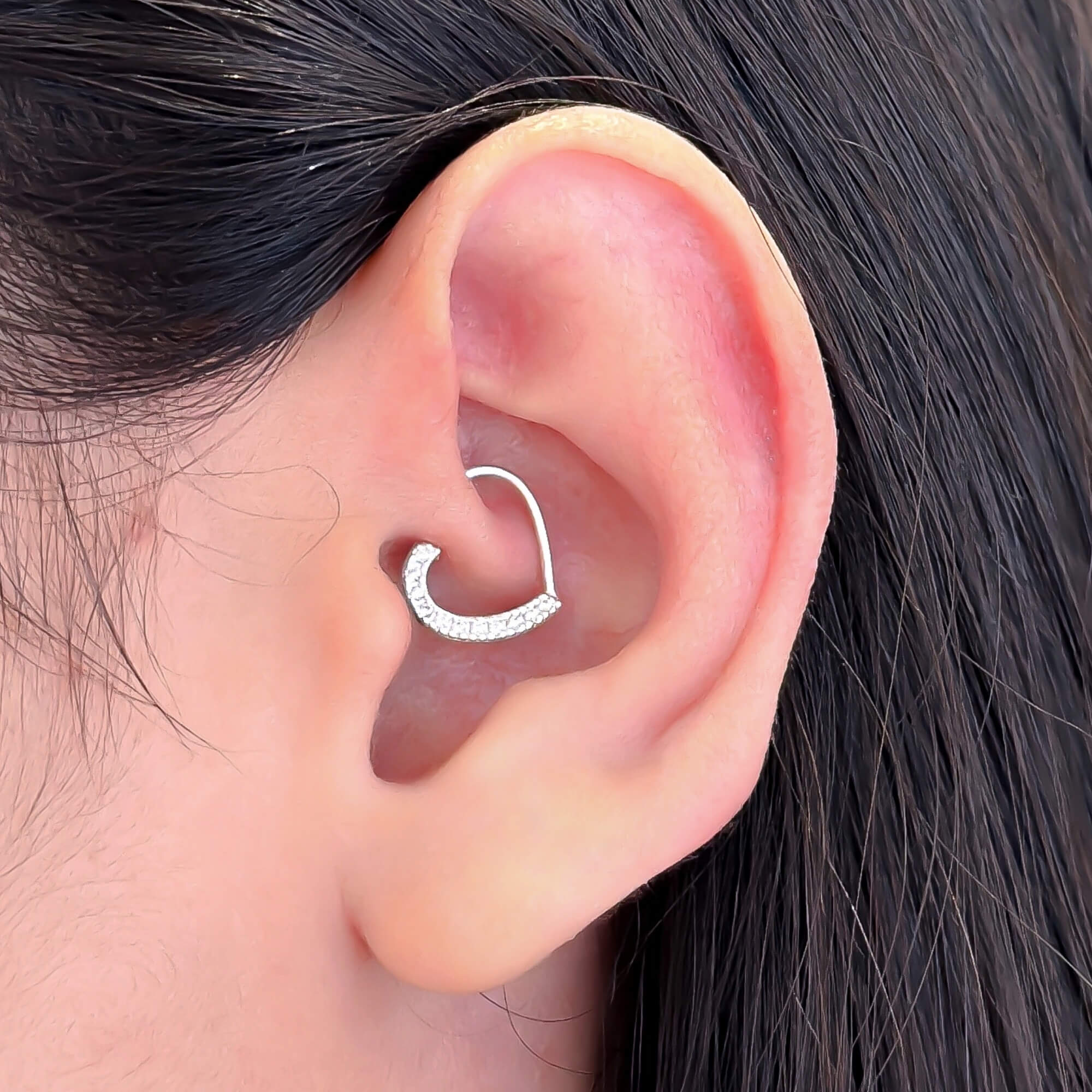 Piercing Daith Coração Cravejado Prata 925
