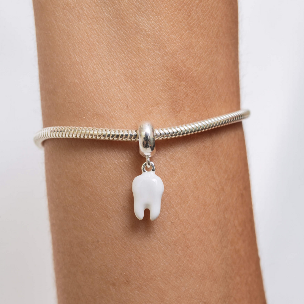 Berloque Dente Odontologia Prata 925