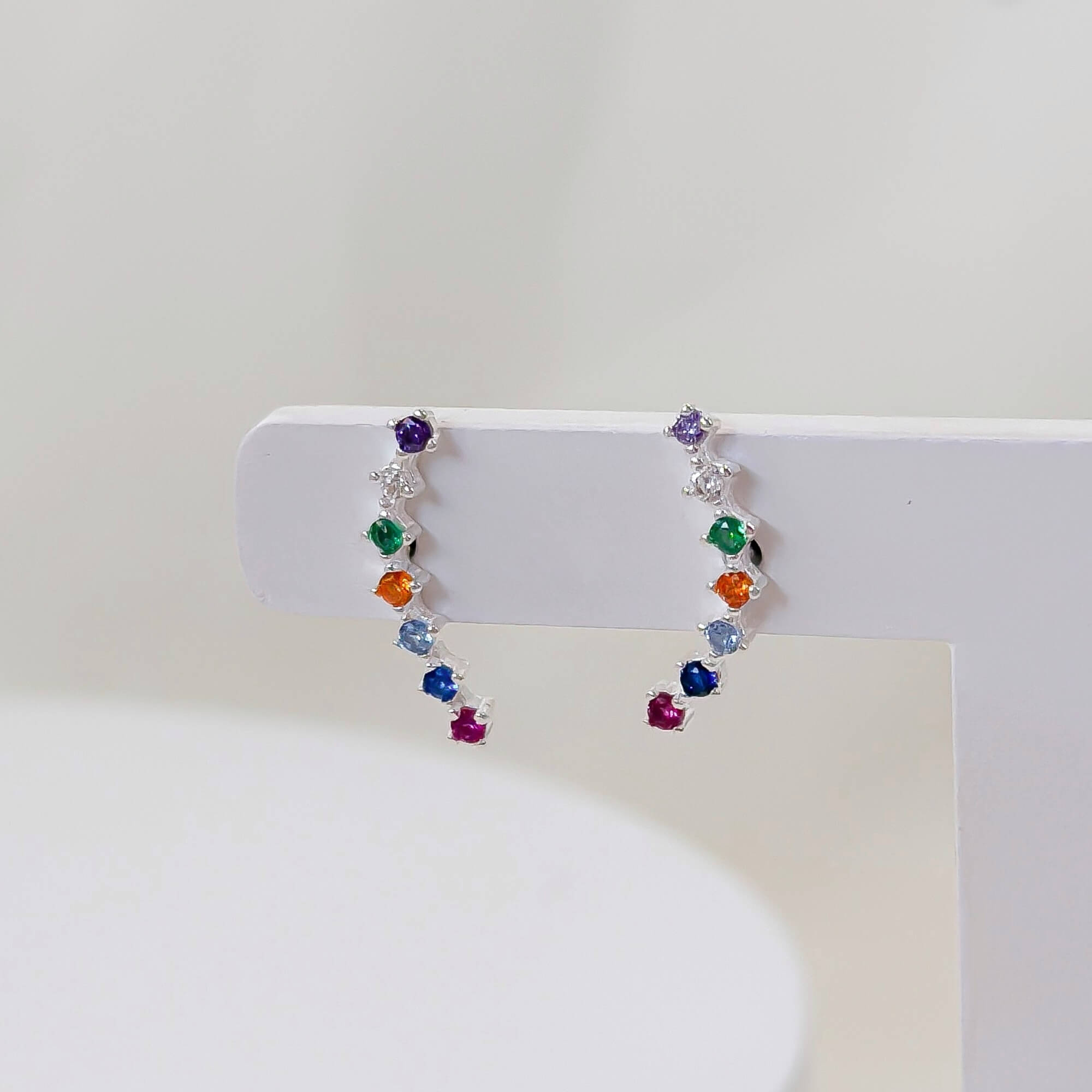 Brinco Ear Cuff Zircônias Coloridas Prata 925