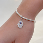 Berloque Hamsa Com Zircônia Azul Prata 925