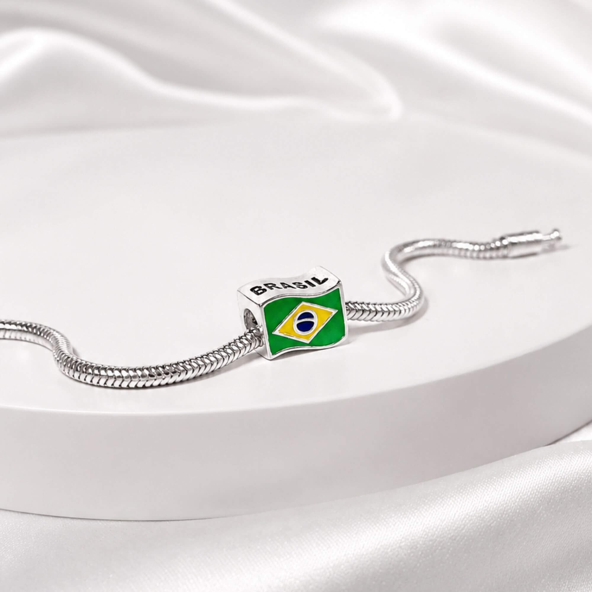 Berloque  Separador Bandeira do Brasil Prata 925