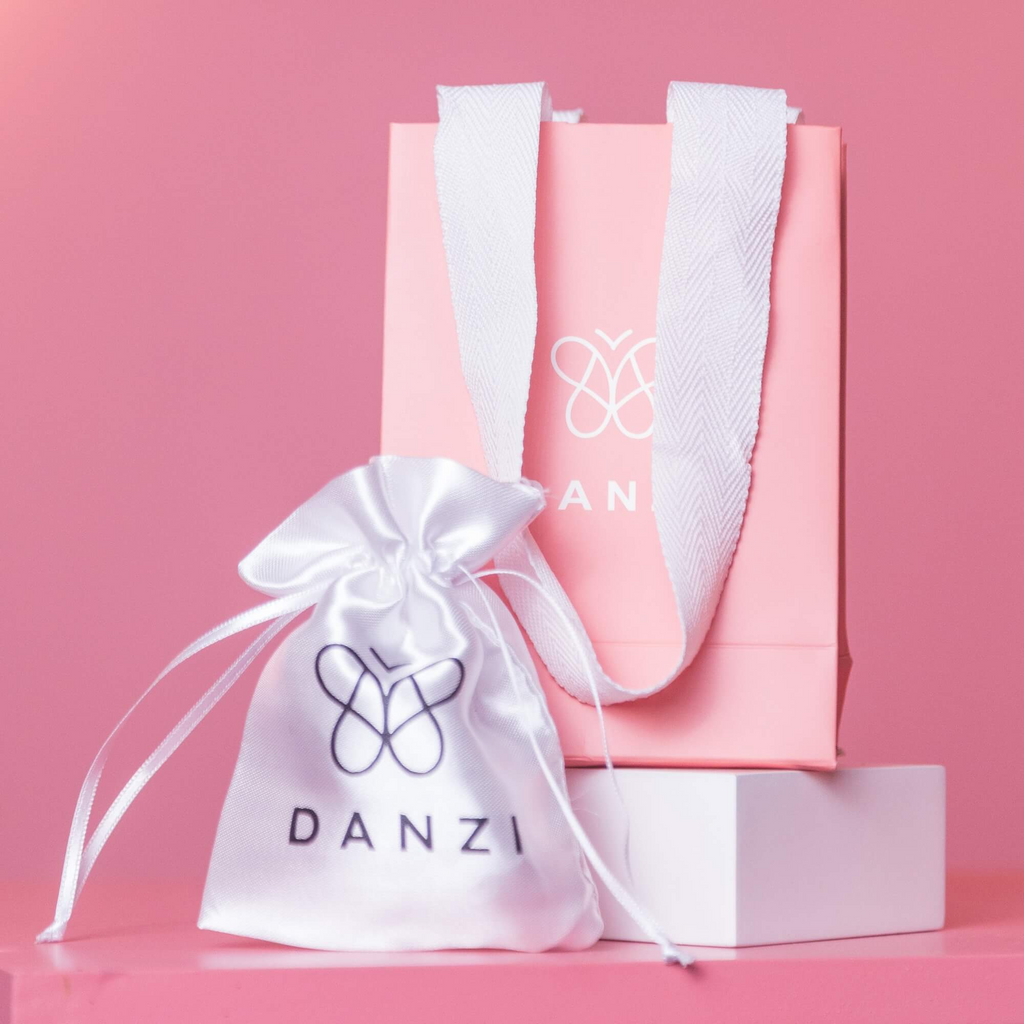 Kit Para Presente Sacola + Saquinho de Cetim Danzi
