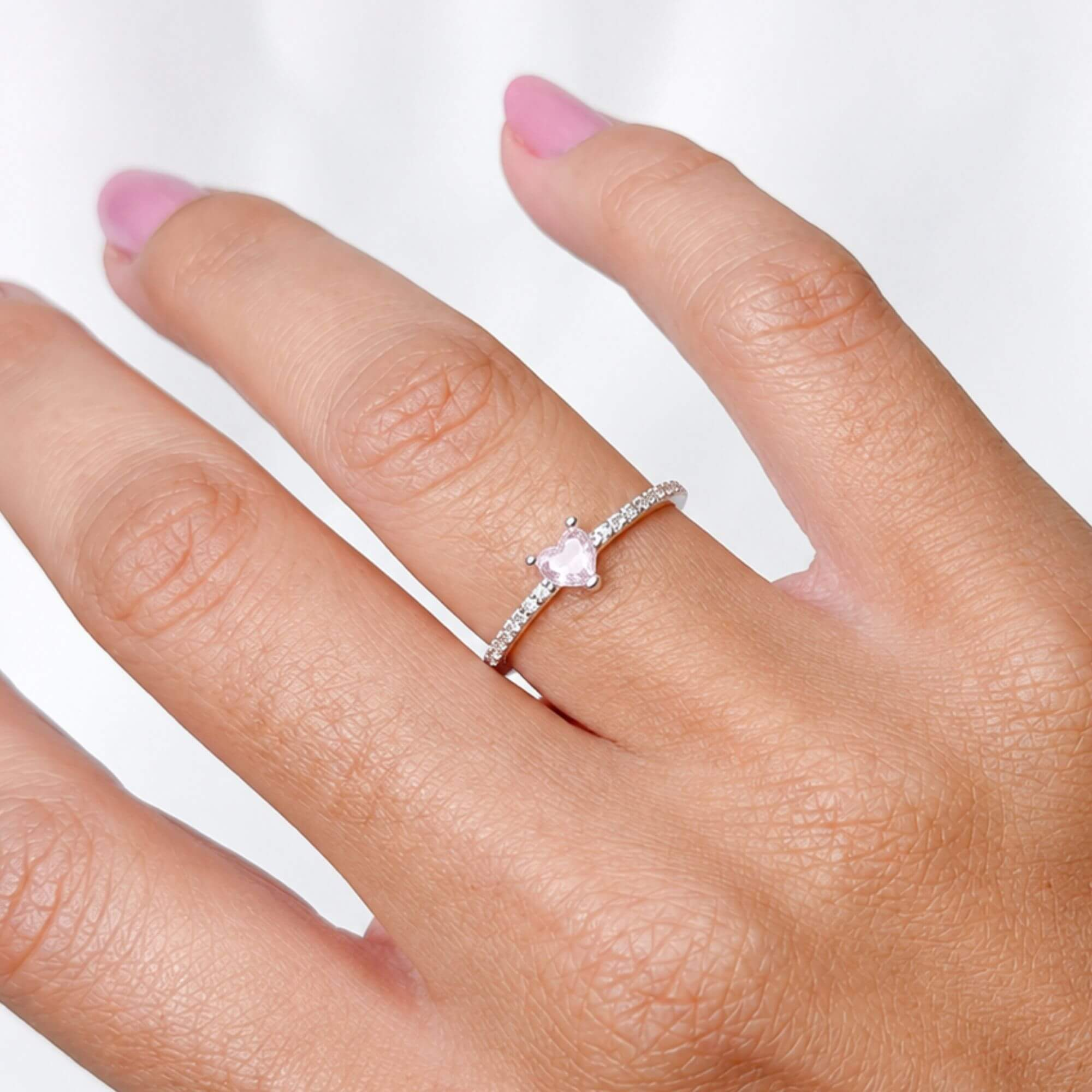 Anel Solitário Coração Rosa Bebê Prata 925