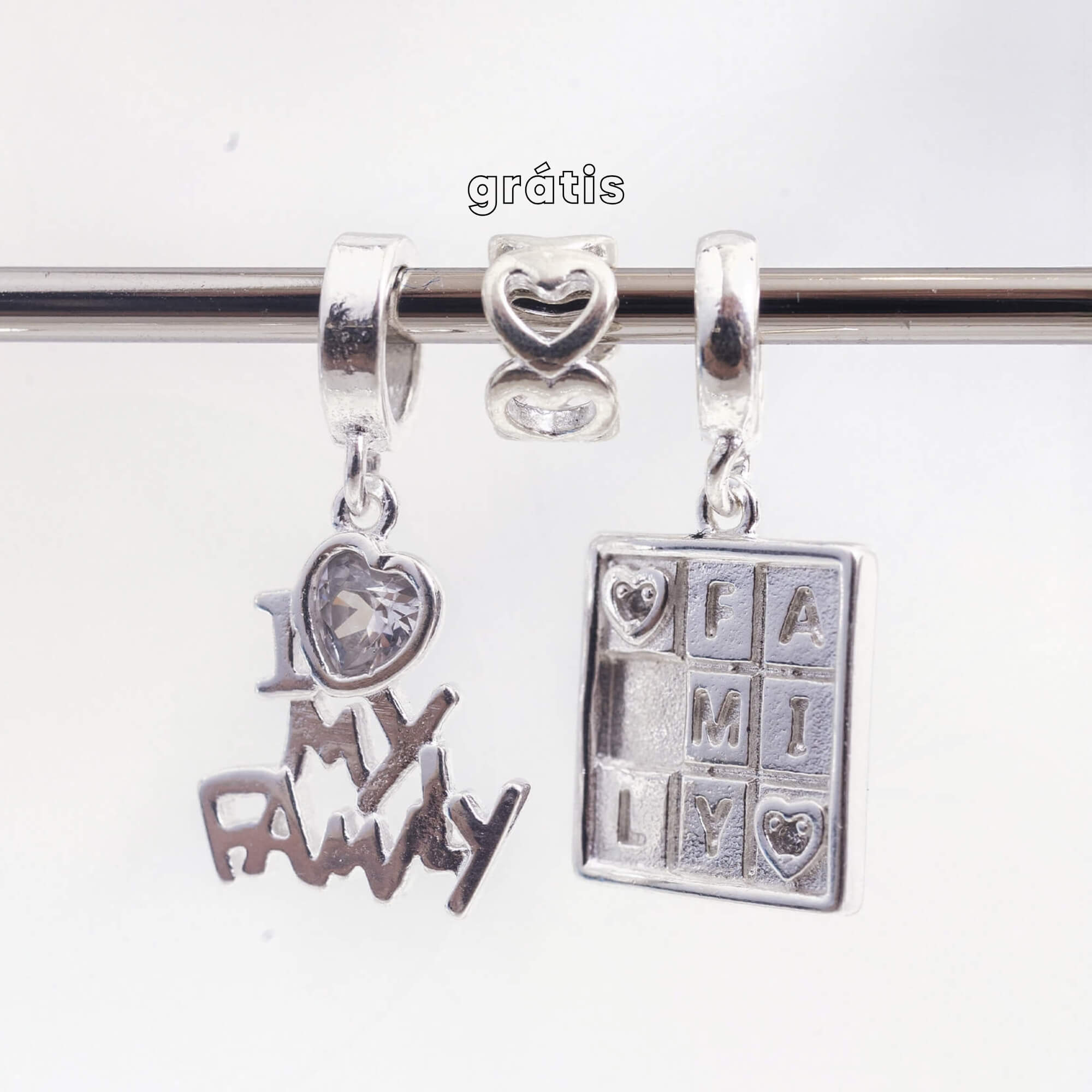 Leve 3 pague 2 - Kit de Berloques em Prata 925 com I Love My Family, Plaquinha Família e Ganhe Mini Separador Corações