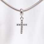 Berloque Crucifixo com Zircônia Prata 925