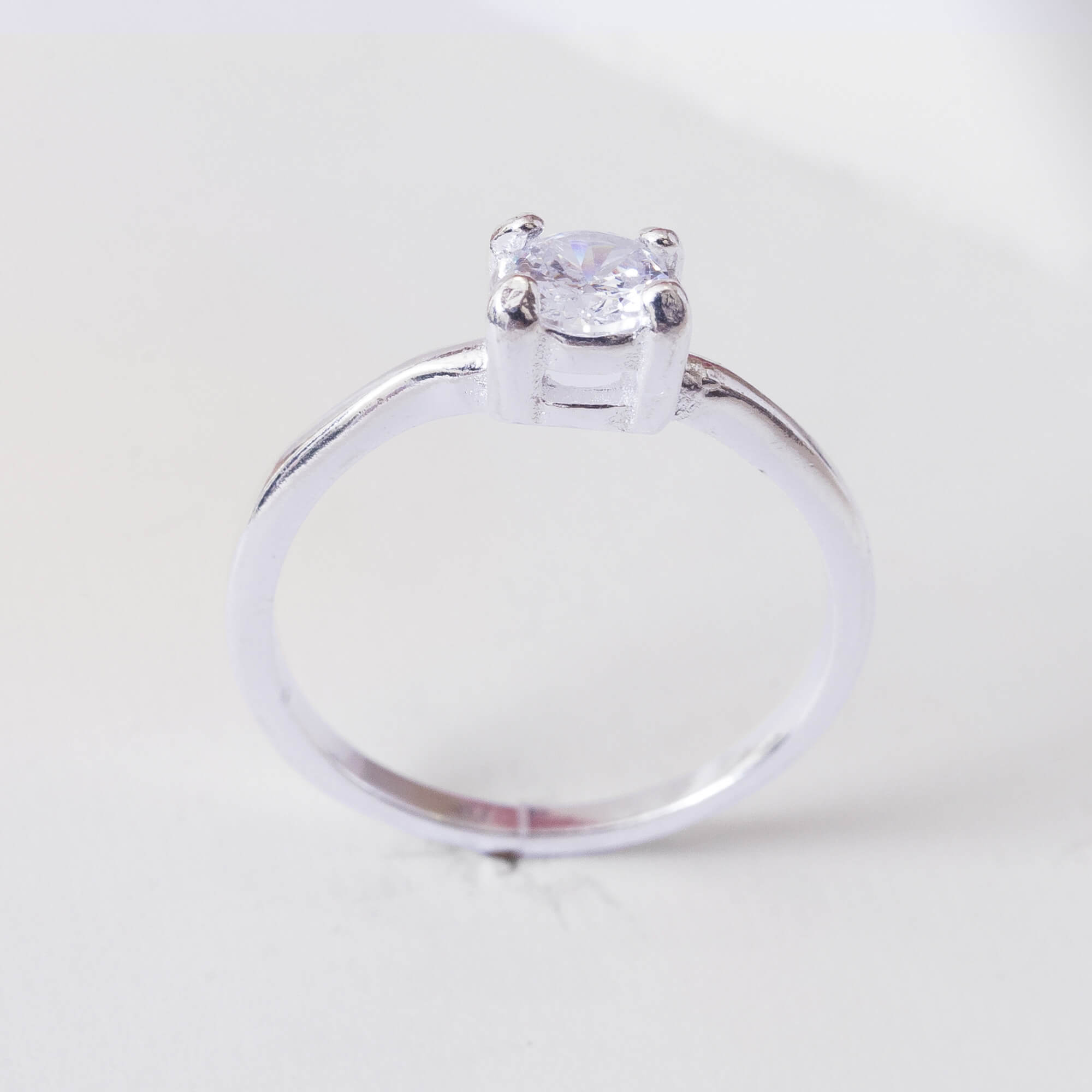 Anel de Prata 925 Solitário Liso Com Zircônia Quadrada