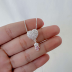 Colar Coração Cravejado com Menina Zircônias Pink Prata 925