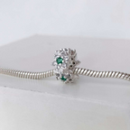 Berloque Mini Separador Flor Com Zircônia Verde Prata 925